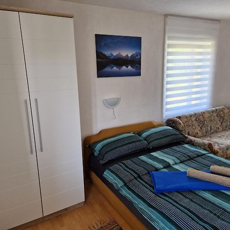 Apartments Nikol Лопар Екстер'єр фото