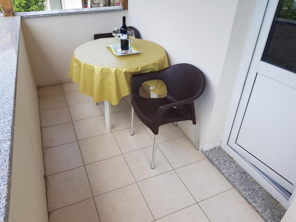 Apartments Nikol Лопар Екстер'єр фото