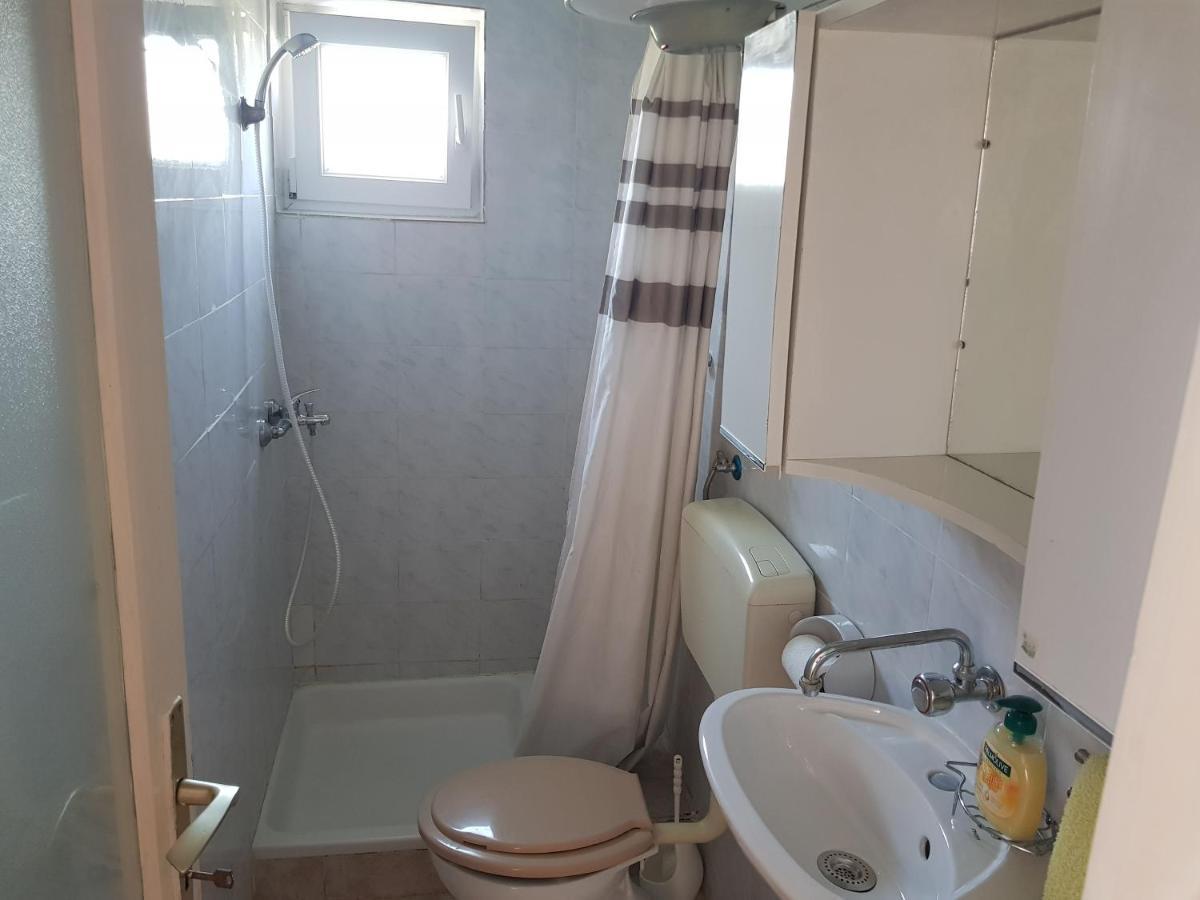 Apartments Nikol Лопар Екстер'єр фото