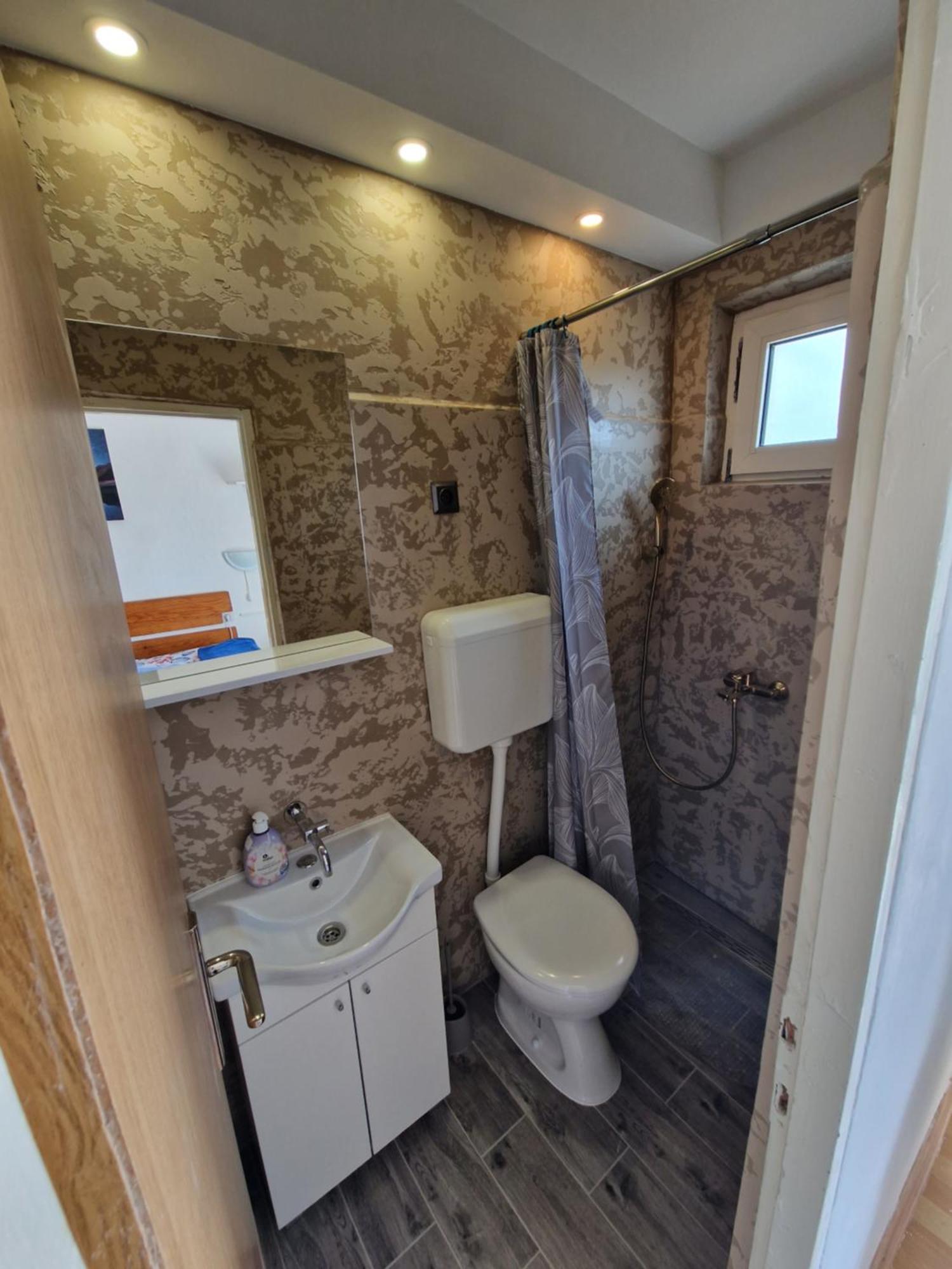 Apartments Nikol Лопар Екстер'єр фото