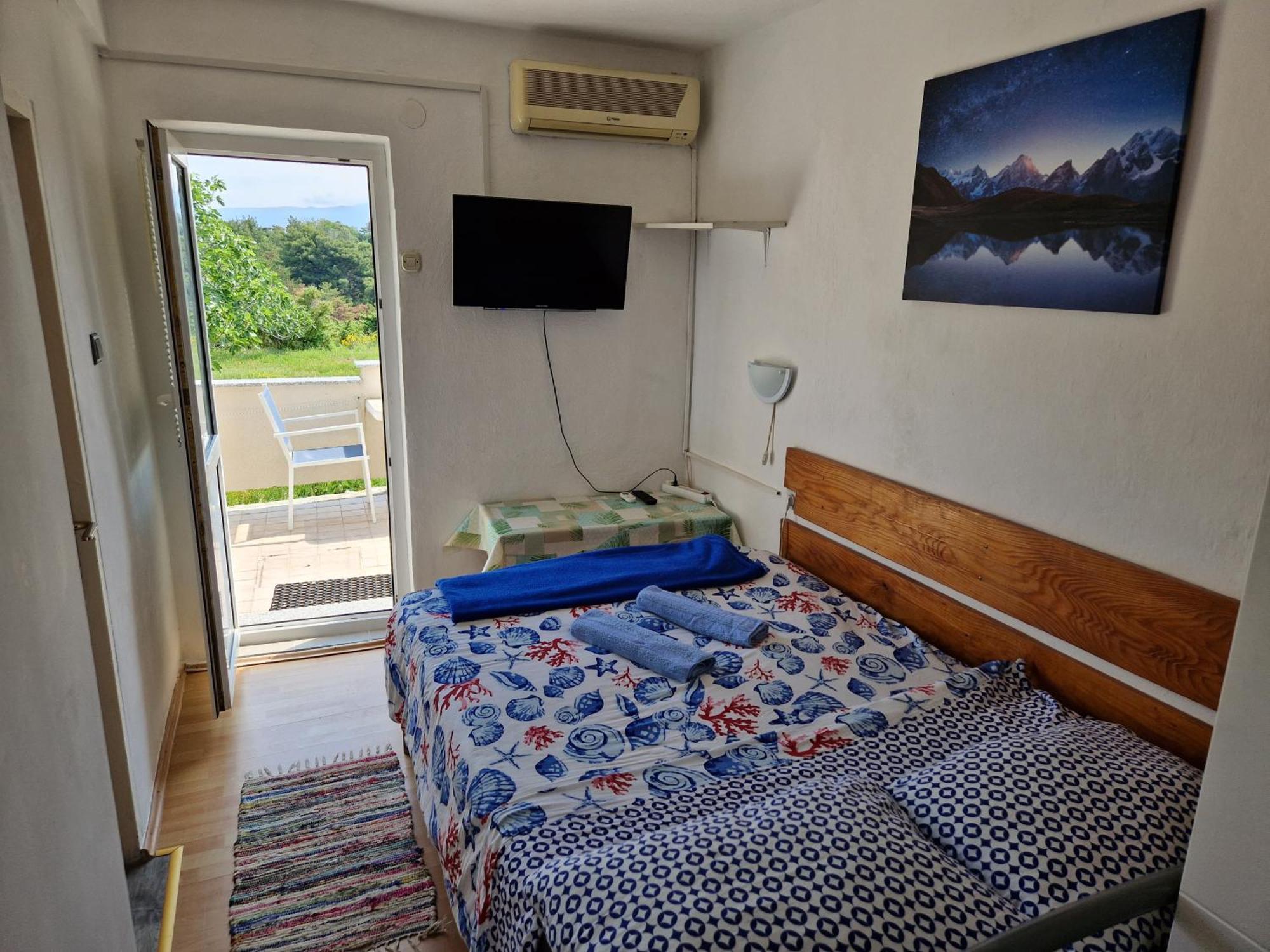 Apartments Nikol Лопар Екстер'єр фото
